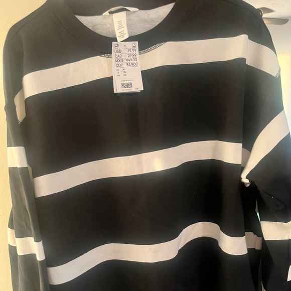 H&M Black and White Striped Crew Neck Sweater - Picture 1 of 3